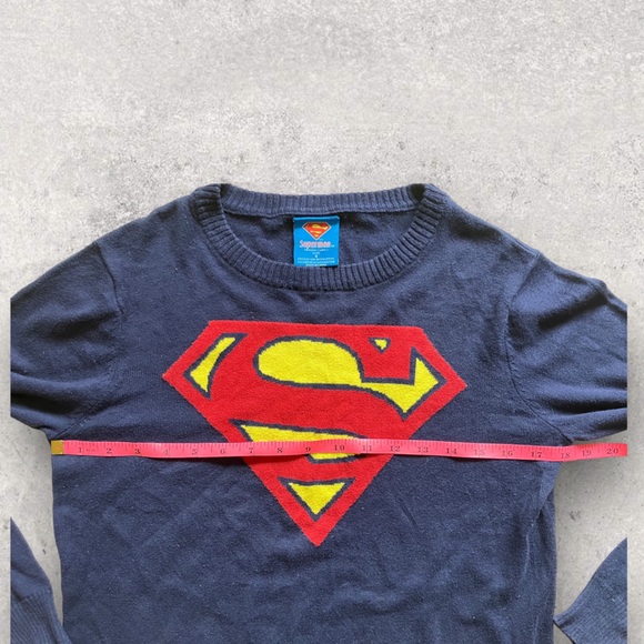 Superman SweatShirt Women Size Small - Picture 5 of 6